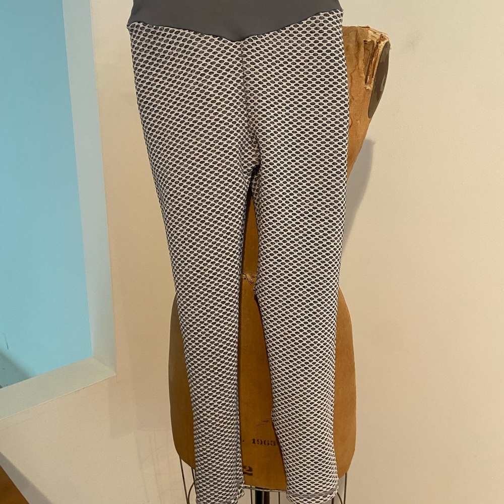 Halara Butt Scrunch Leggings